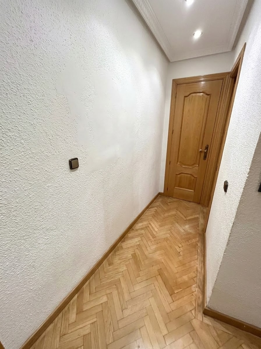 sin muebles hall